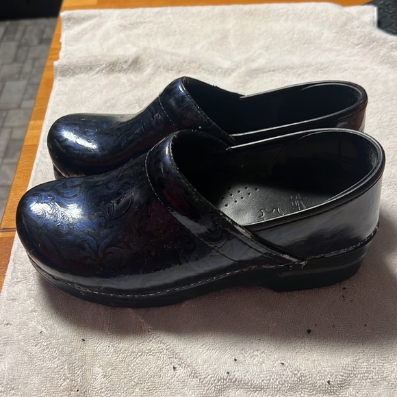 Navy blue with black accent design patent Dansko clogs, size 38 (7.5) - Picture 5 of 8